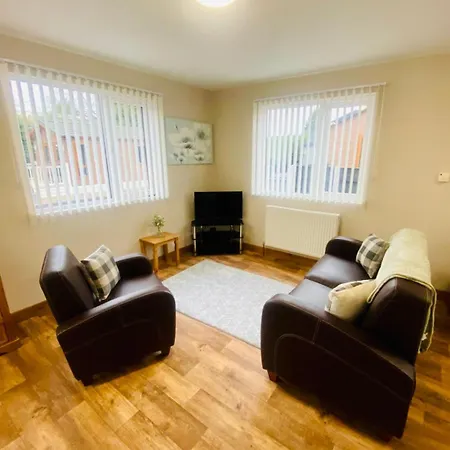 Lilly With Hot Tub בית נופש יורק