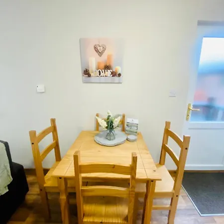 Lilly With Hot Tub *